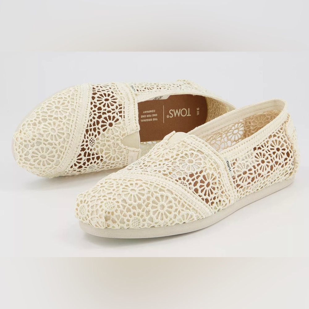 Toms Crochet Flat Size 8